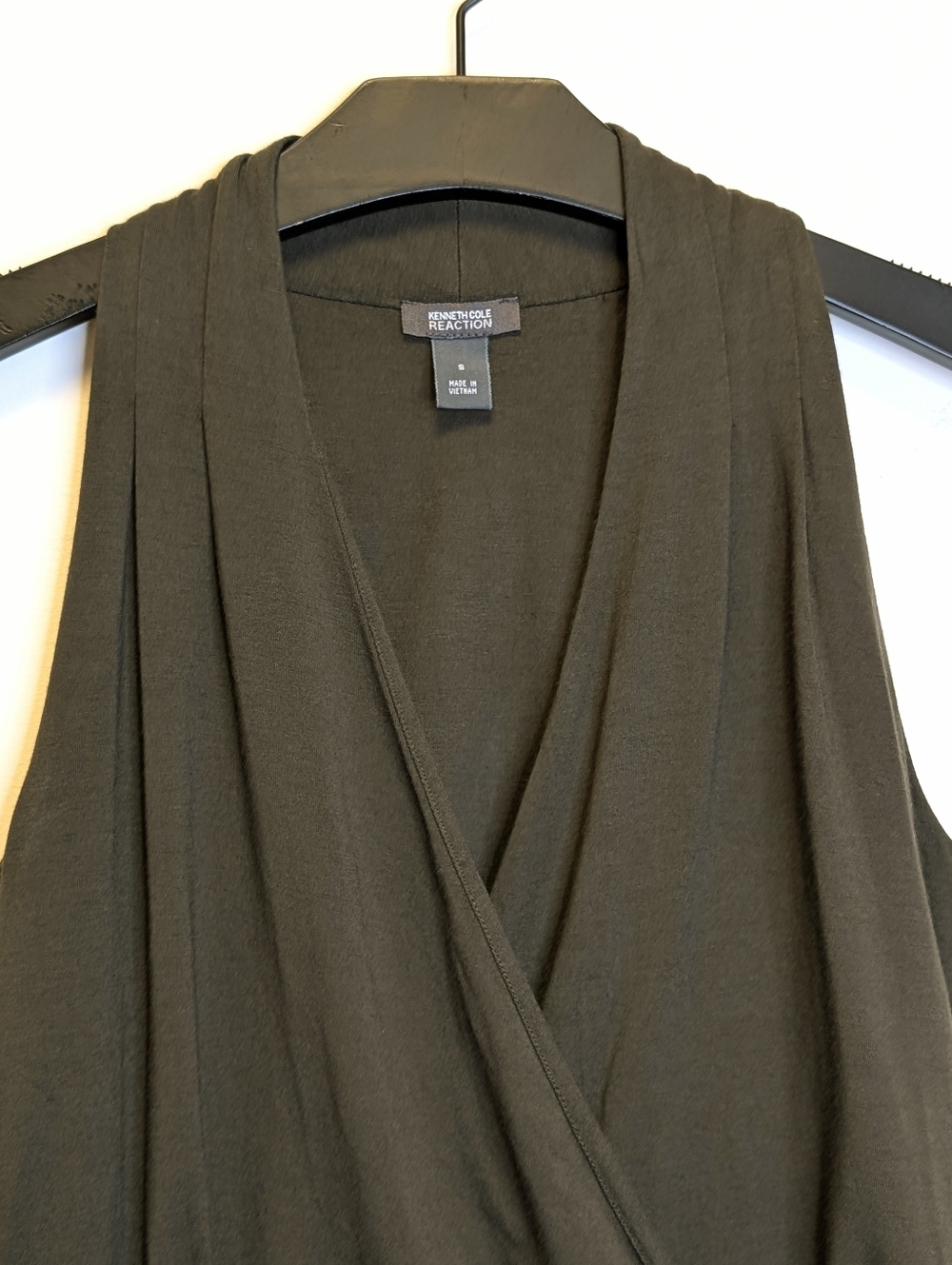 Kenneth Cole Reaction Olive draped Front Sleeveless Top Jersey Surplice Blouse - Picture 2 of 12